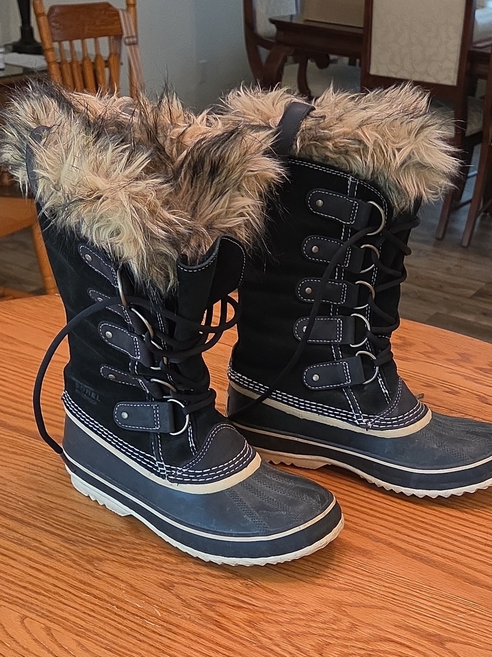 Sorel Women's Black and Brown Faux-Fur Lace-Up Winter Boots